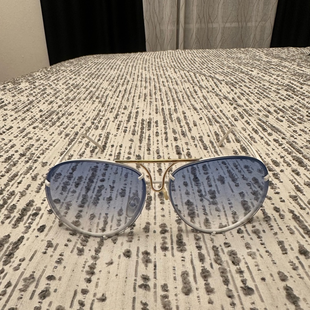 Stylish Blue Aviator Sunglasses